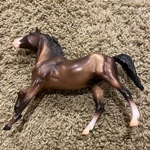 Breyer Dark brown Gelding Classic Sized
